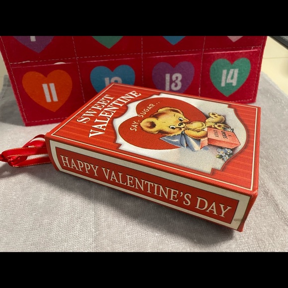 Vintage Valentine’s Day Retro Wind Up Music Box in A Book Shape NEW - Picture 7 of 8